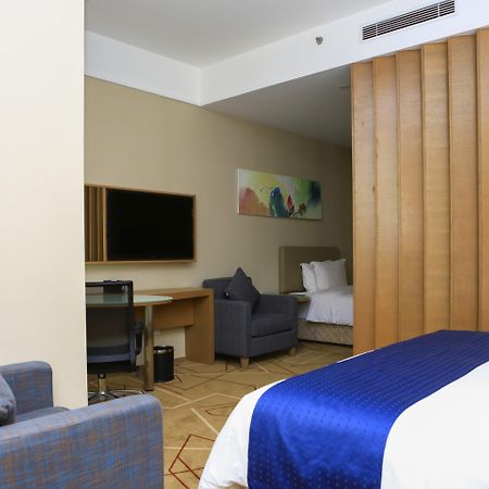 Holiday Inn Express Chengdu West Gate By Ihg Екстериор снимка
